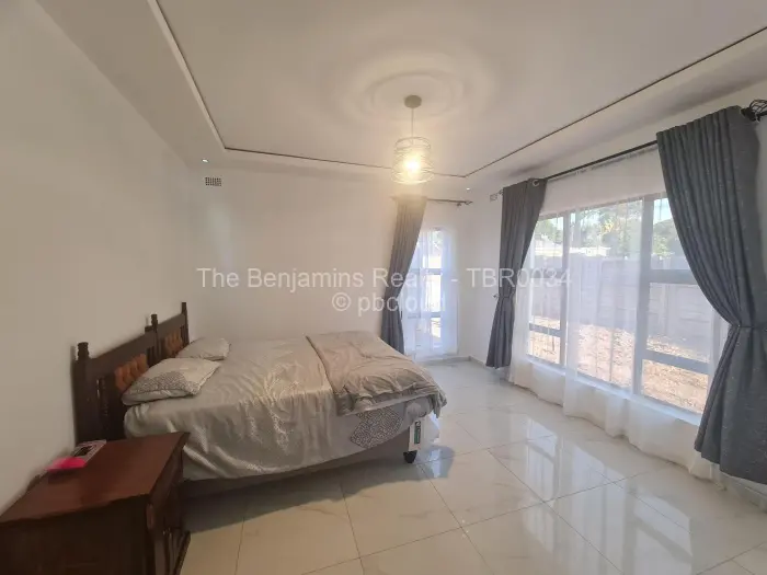 Townhouse/Complex/Cluster to Rent in Glen Lorne