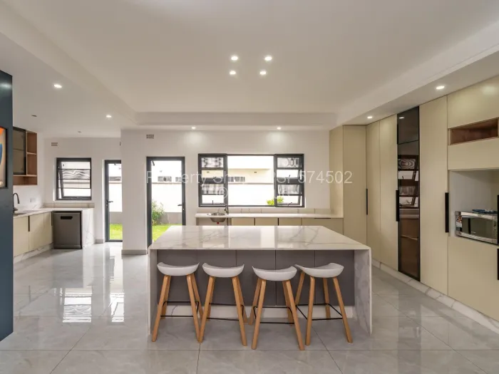 Townhouse/Complex/Cluster for Sale in Vainona, Harare