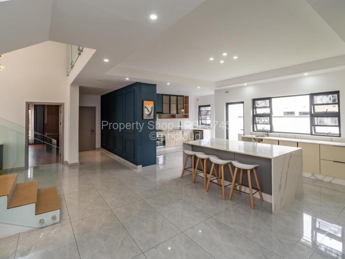 Townhouse/Cluster for Sale in Vainona, Harare