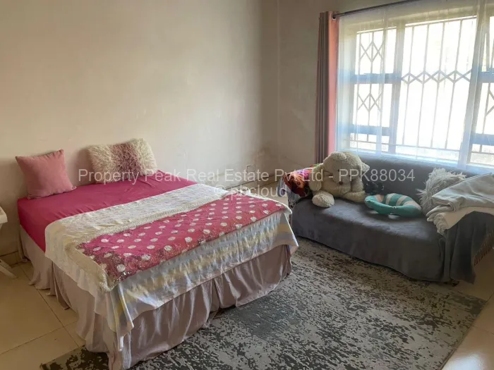 3 Bedroom House for Sale in Crowhill Views, Harare