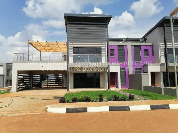 Townhouse/Cluster to Rent in Fairview, Harare