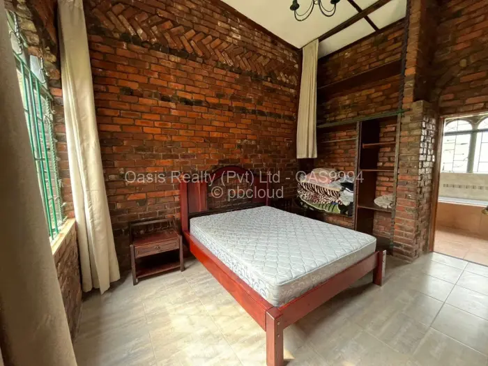 Commercial Property to Rent in Highlands