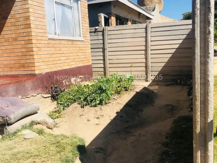 4 Bedroom House for Sale in Chitungwiza, Chitungwiza