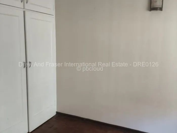 Flat/Apartment to Rent in Borrowdale, Harare