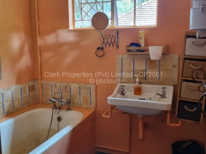 5 Bedroom House for Sale in Milton Park, Harare