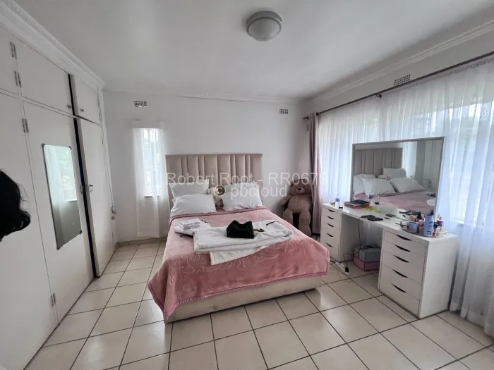 Townhouse/Complex/Cluster for Sale in Avondale, Harare