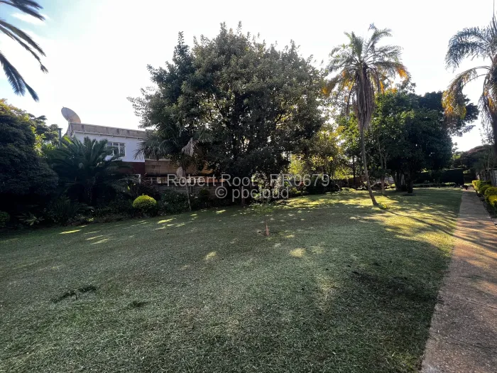Townhouse/Complex/Cluster for Sale in Avondale, Harare