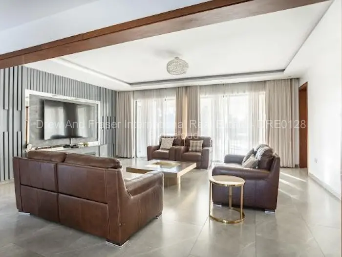 Townhouse/Cluster for Sale in Arlington, Harare