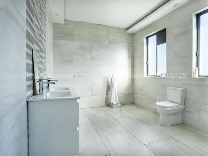 Townhouse/Cluster for Sale in Arlington, Harare