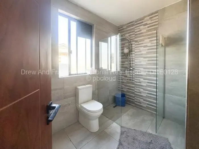 Townhouse/Cluster for Sale in Arlington, Harare