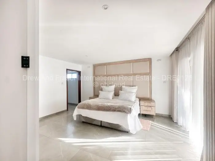 Townhouse/Cluster for Sale in Arlington, Harare