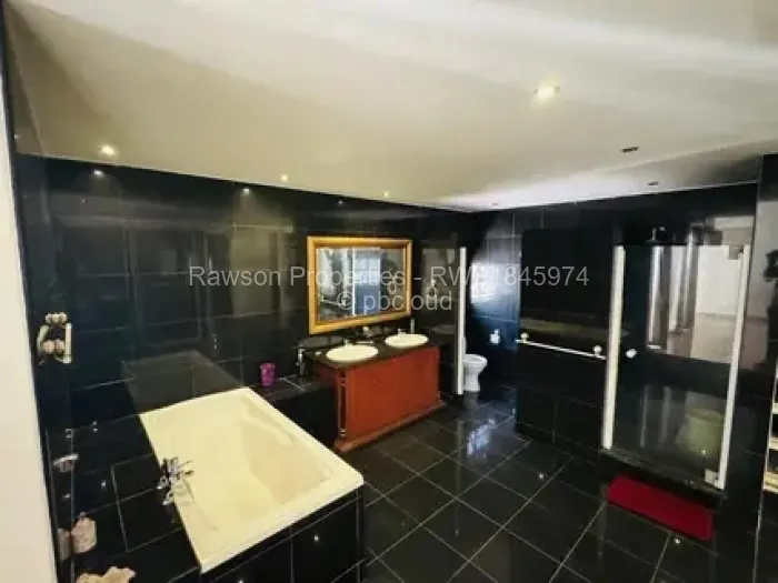 Townhouse/Cluster for Sale in Avondale, Harare