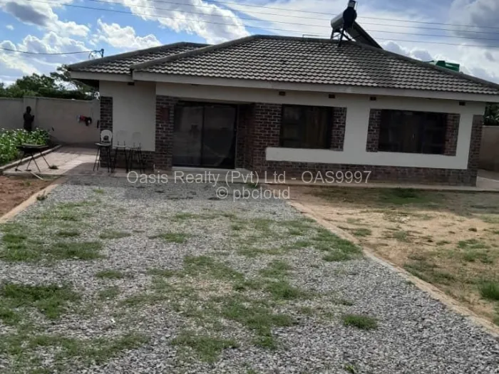 3 Bedroom Cottage/Garden Flat for Sale in Ruwa, Ruwa