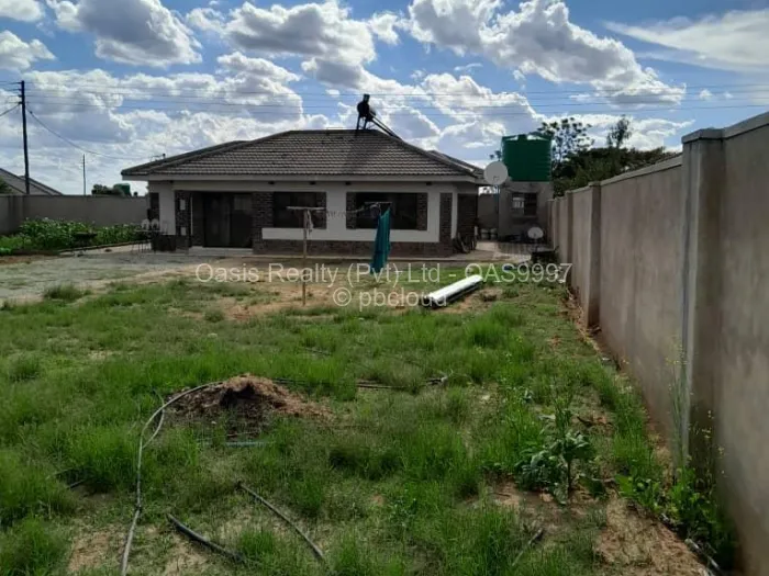 3 Bedroom Cottage/Garden Flat for Sale in Ruwa, Ruwa