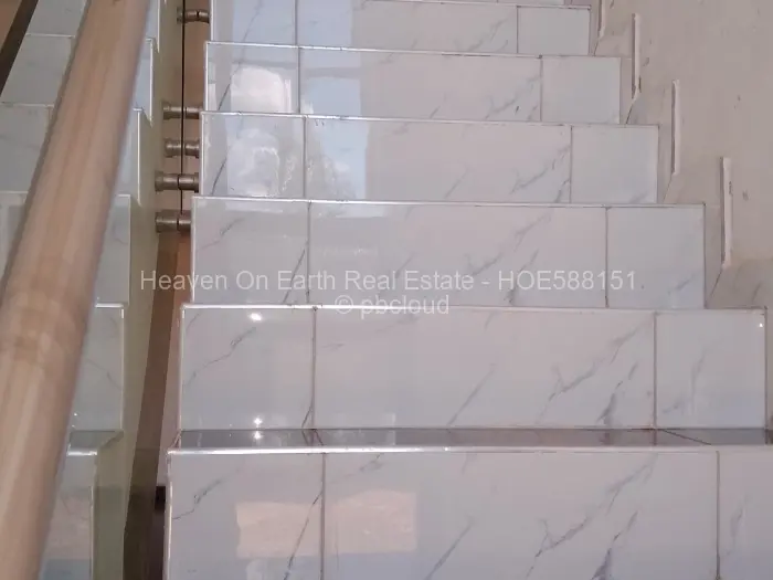 5 Bedroom House for Sale in Crowhill Views, Harare