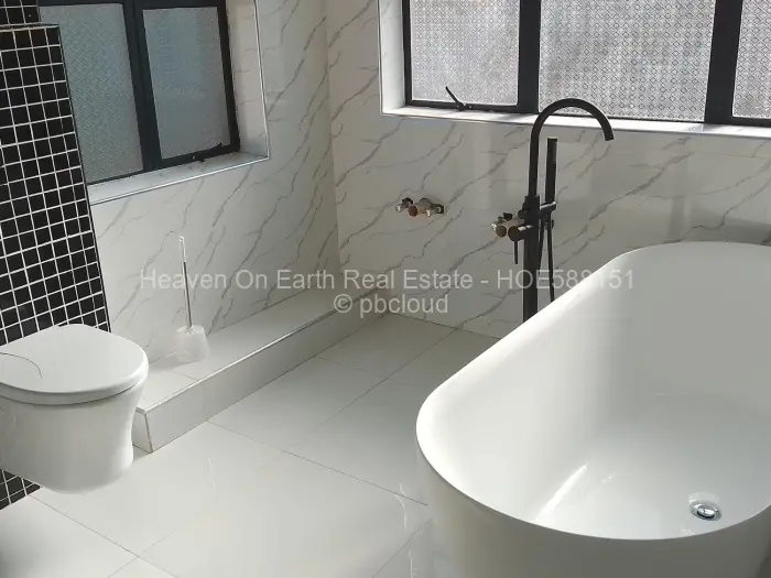 5 Bedroom House for Sale in Crowhill Views, Harare