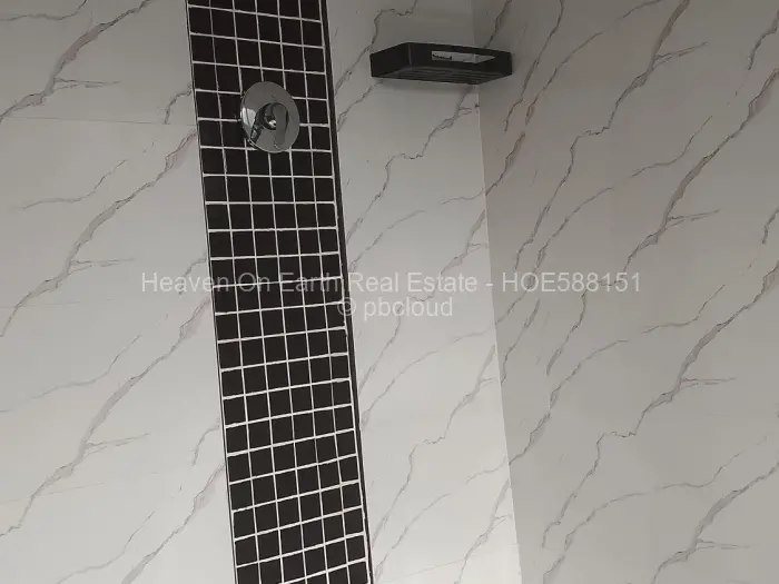 5 Bedroom House for Sale in Crowhill Views, Harare