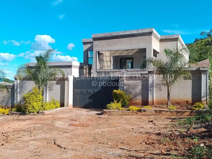 5 Bedroom House for Sale in Crowhill Views, Harare