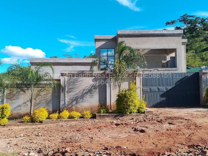 5 Bedroom House for Sale in Crowhill Views, Harare