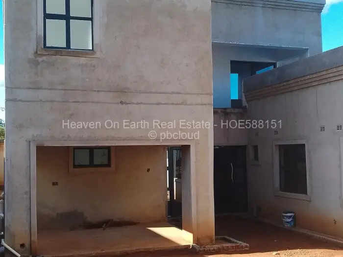 5 Bedroom House for Sale in Crowhill Views, Harare