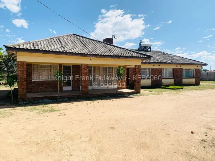 4 Bedroom House for Sale in Killarney, Bulawayo