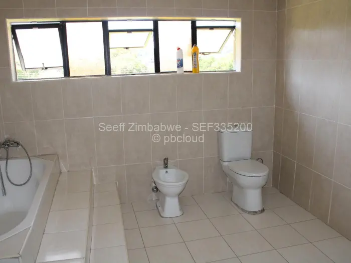 6 Bedroom House to Rent in Helensvale