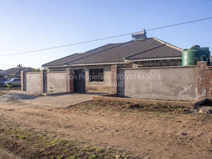4 Bedroom House for Sale in Madokero Estates, Harare