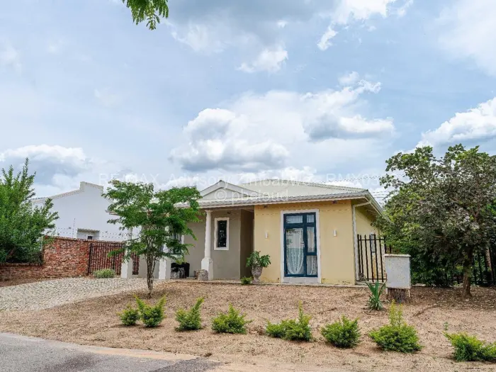 Townhouse/Cluster for Sale in Arlington, Harare