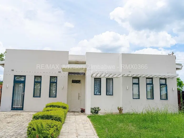Townhouse/Cluster for Sale in Arlington, Harare