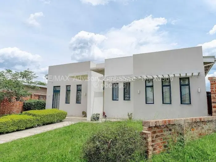 Townhouse/Cluster for Sale in Arlington, Harare