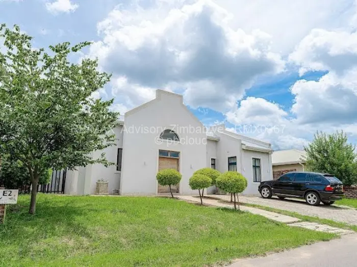 Townhouse/Cluster for Sale in Arlington, Harare