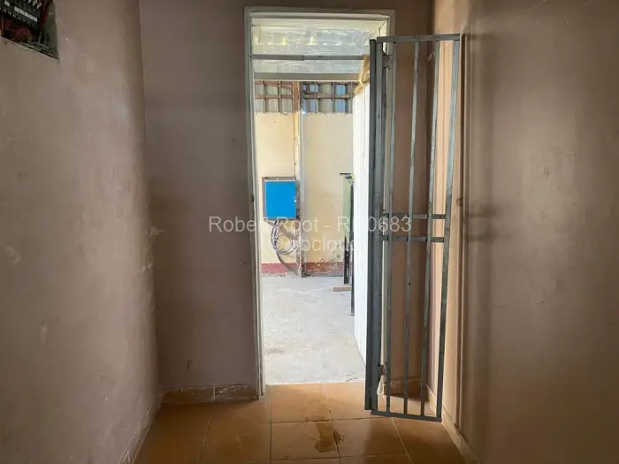 Warehouse/Industrial for Sale in Chitungwiza, Chitungwiza