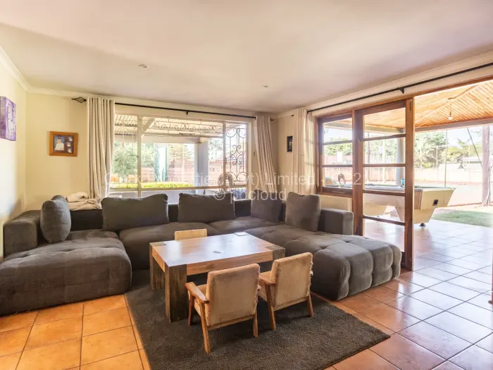 7 Bedroom House for Sale in Chisipite, Harare
