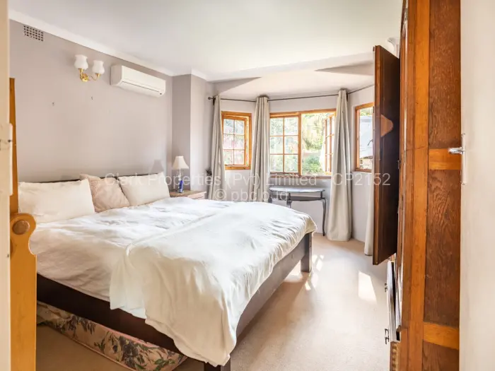 7 Bedroom House for Sale in Chisipite, Harare