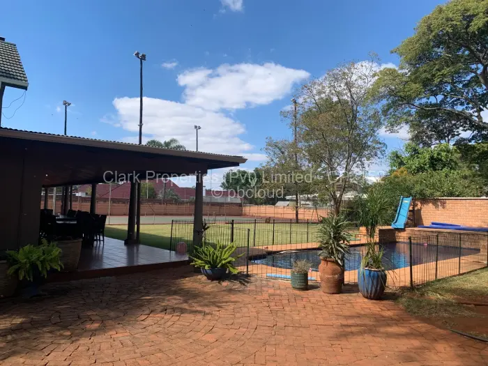 7 Bedroom House for Sale in Chisipite, Harare