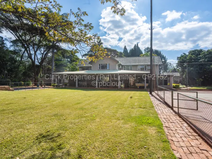 7 Bedroom House for Sale in Chisipite, Harare