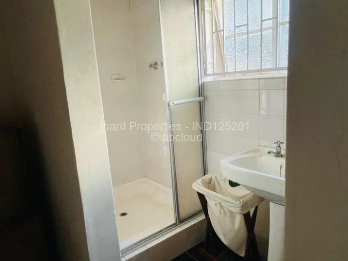 1 Bedroom Cottage/Garden Flat to Rent in Emerald Hill