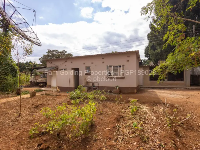 8 Bedroom House for Sale in Borrowdale, Harare