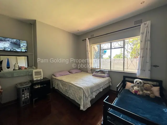 4 Bedroom House to Rent in Mount Pleasant