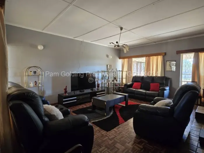 3 Bedroom House for Sale in Matsheumhlope, Bulawayo