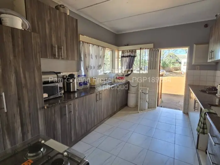 3 Bedroom House for Sale in Matsheumhlope, Bulawayo