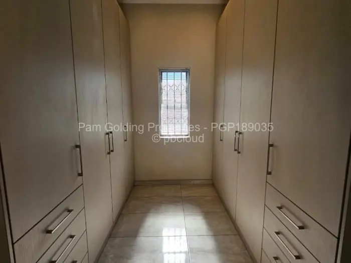 5 Bedroom House for Sale in Trenance, Bulawayo