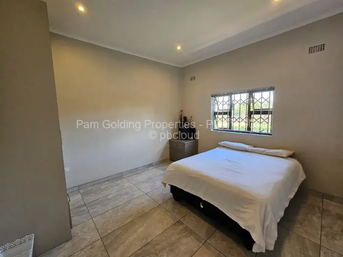 5 Bedroom House for Sale in Trenance, Bulawayo