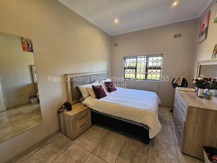 5 Bedroom House for Sale in Trenance, Bulawayo