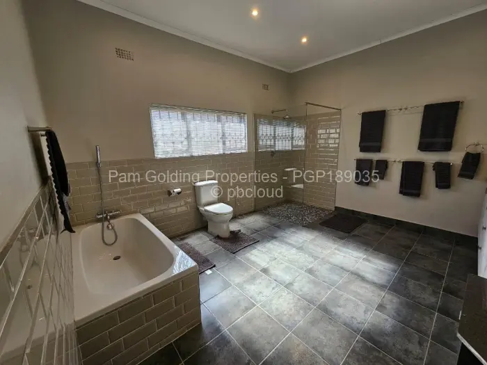 5 Bedroom House for Sale in Trenance, Bulawayo