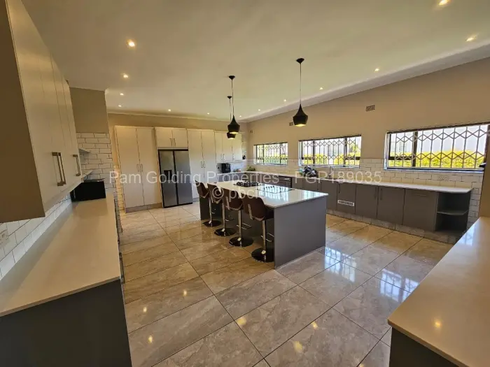5 Bedroom House for Sale in Trenance, Bulawayo