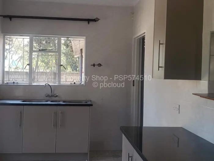 3 Bedroom House to Rent in Emerald Hill