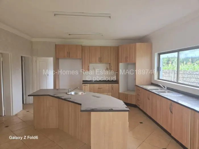 6 Bedroom House for Sale in Gunhill, Harare