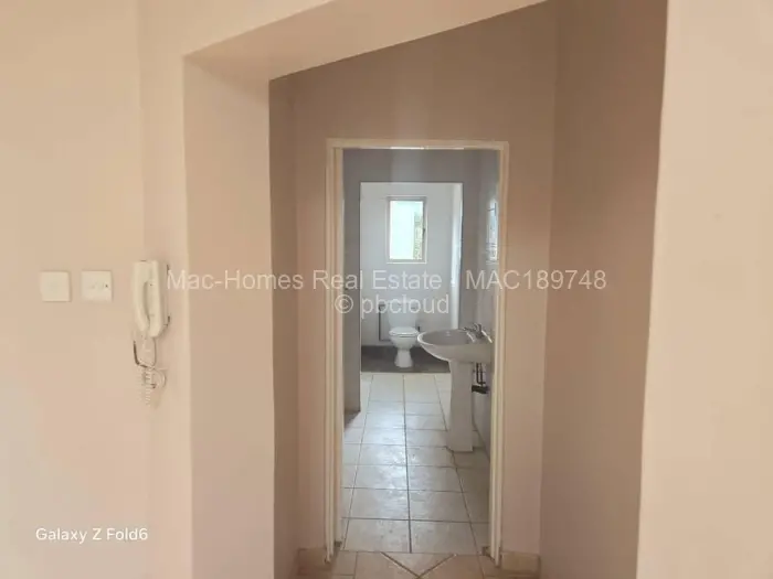 6 Bedroom House for Sale in Gunhill, Harare