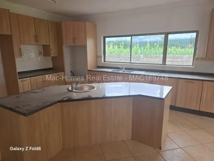 6 Bedroom House for Sale in Gunhill, Harare